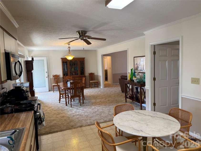 207 Daniel Drive, Hendersonville, NC 28739.  MLS# CAR4343293, YatesRealty ID 4120. 