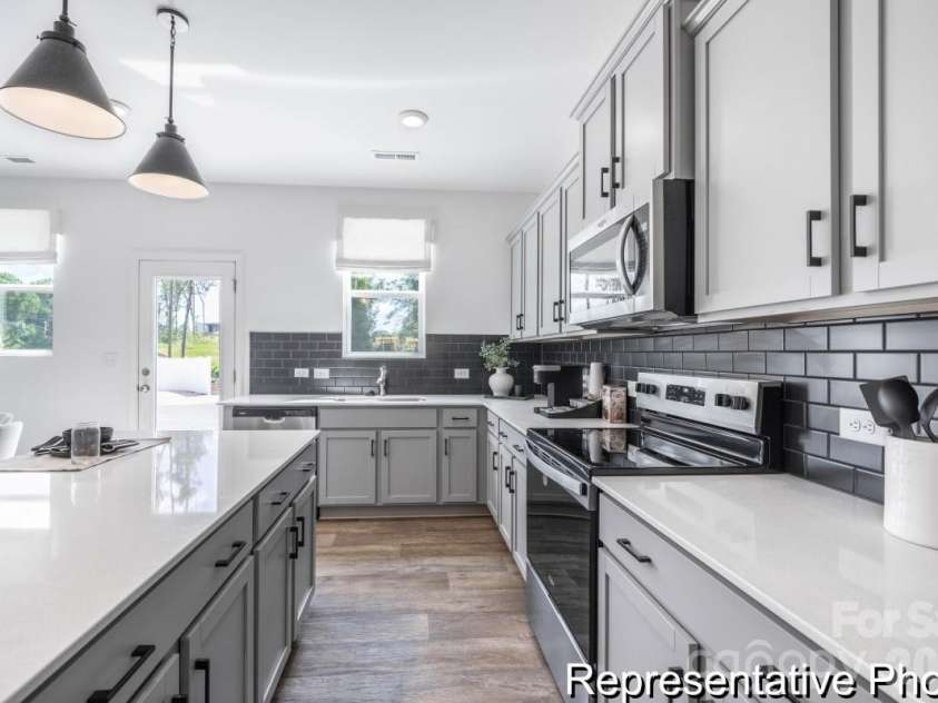 3314 Pixie Court, Charlotte, NC 28213.  MLS# CAR4410043, YatesRealty ID 41200. 