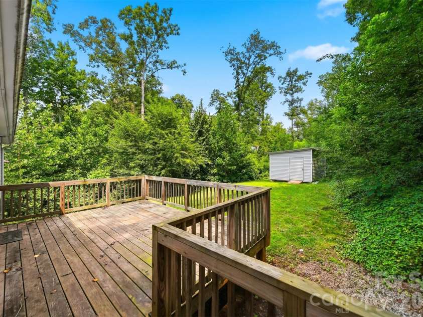 117 Falls Street, Morganton, NC 28655.  MLS# CAR4409147, YatesRealty ID 41201. 