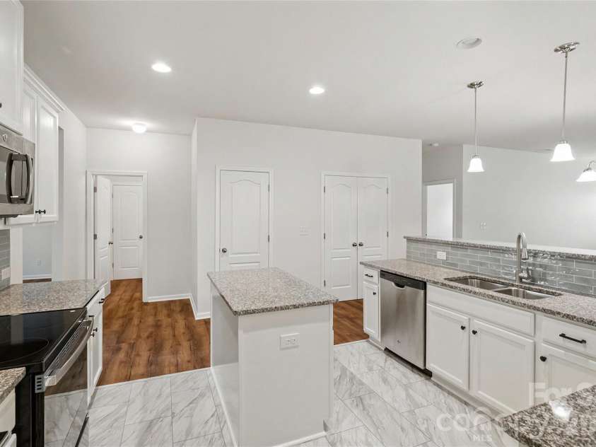 175 Glastonbury Drive, Mooresville, NC 28115.  MLS# CAR4410034, YatesRealty ID 41206. 