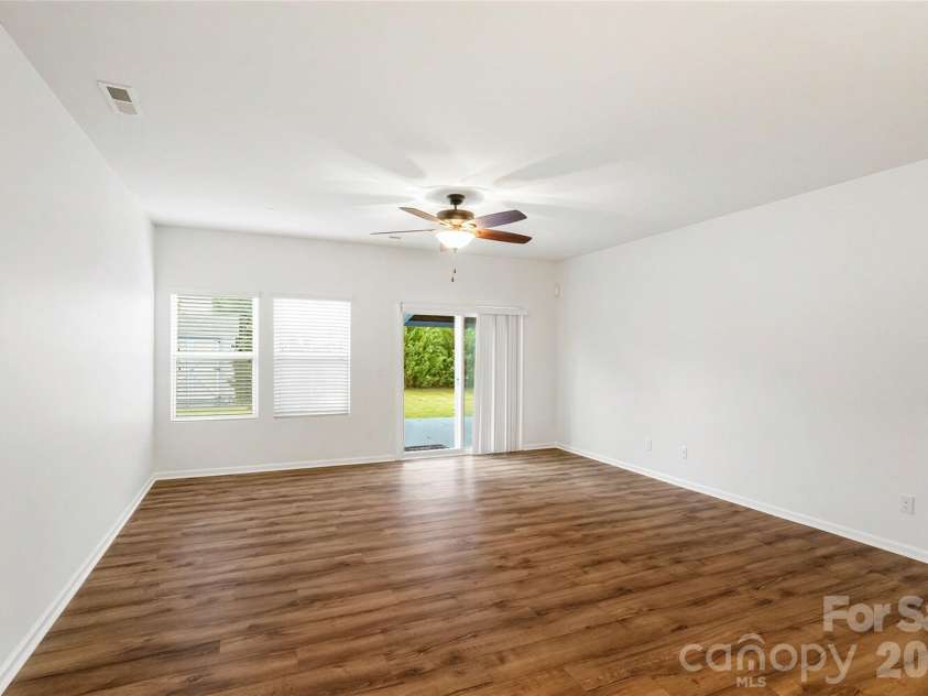 175 Glastonbury Drive, Mooresville, NC 28115.  MLS# CAR4410034, YatesRealty ID 41206. 