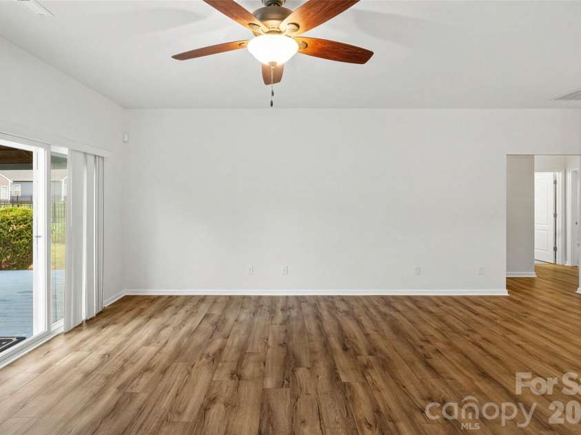 175 Glastonbury Drive, Mooresville, NC 28115.  MLS# CAR4410034, YatesRealty ID 41206. 
