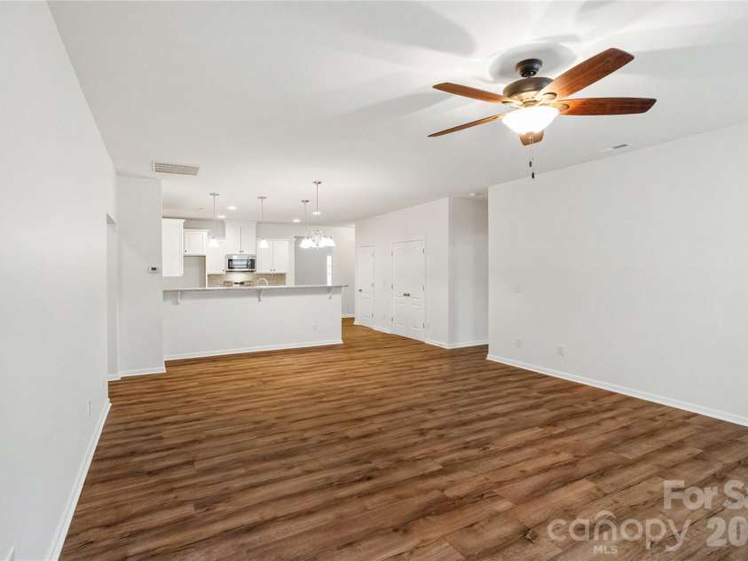 175 Glastonbury Drive, Mooresville, NC 28115.  MLS# CAR4410034, YatesRealty ID 41206. 