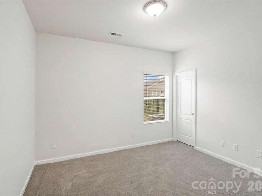 175 Glastonbury Drive, Mooresville, NC 28115.  MLS# CAR4410034, YatesRealty ID 41206. 