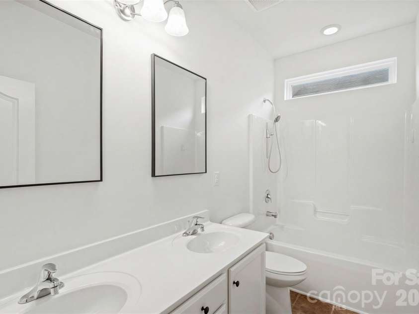 175 Glastonbury Drive, Mooresville, NC 28115.  MLS# CAR4410034, YatesRealty ID 41206. 