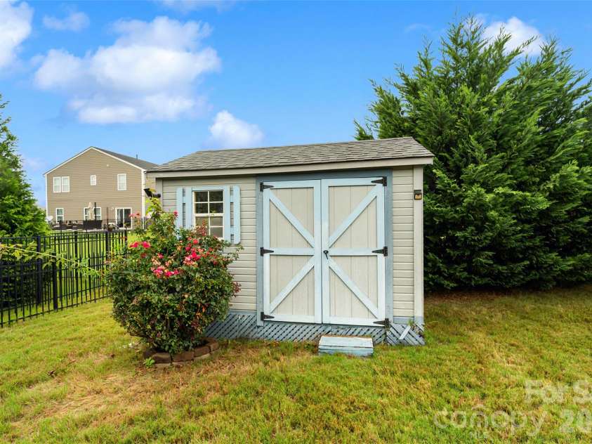 175 Glastonbury Drive, Mooresville, NC 28115.  MLS# CAR4410034, YatesRealty ID 41206. 