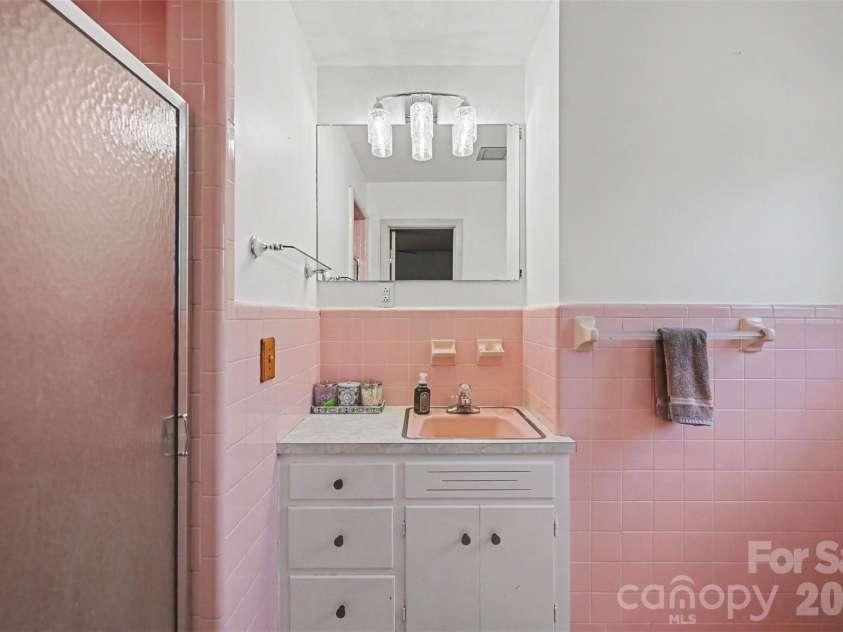 184 Hawkins Holler Drive, Salisbury, NC 28146.  MLS# CAR4410213, YatesRealty ID 41207. 