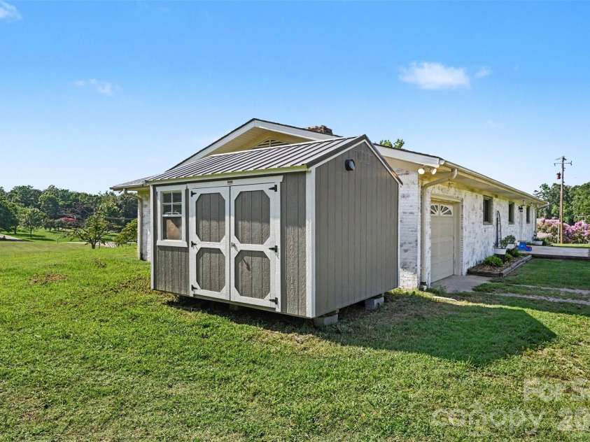 184 Hawkins Holler Drive, Salisbury, NC 28146.  MLS# CAR4410213, YatesRealty ID 41207. 
