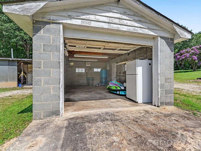 184 Hawkins Holler Drive, Salisbury, NC 28146.  MLS# CAR4410213, YatesRealty ID 41207. 