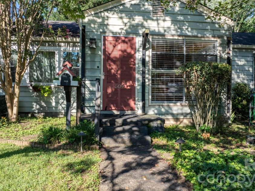 509 Westview Street, Lenoir, NC 28645.  MLS# CAR4410233, YatesRealty ID 41208. 