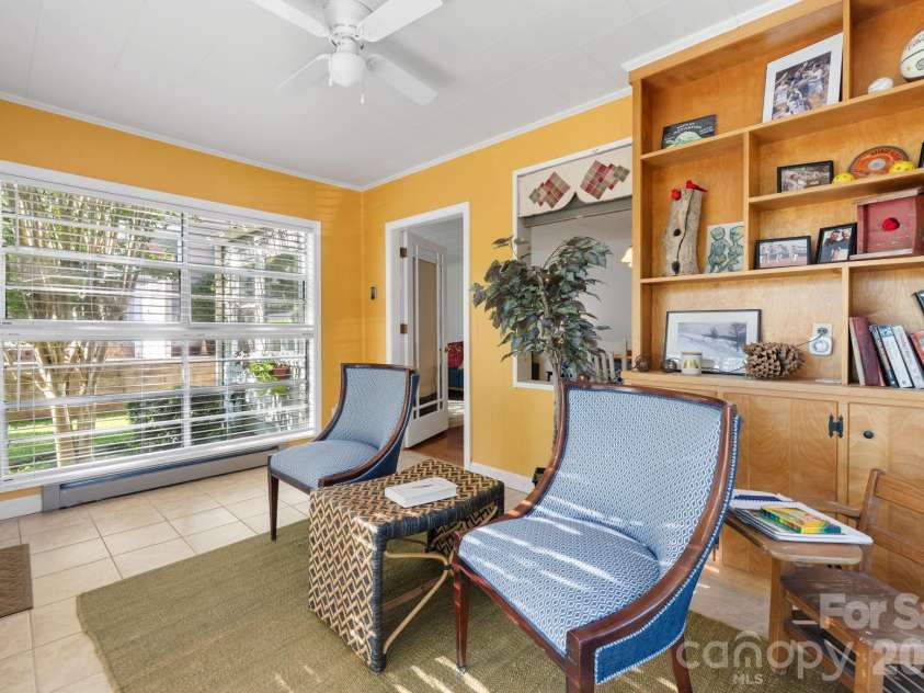 509 Westview Street, Lenoir, NC 28645.  MLS# CAR4410233, YatesRealty ID 41208. 