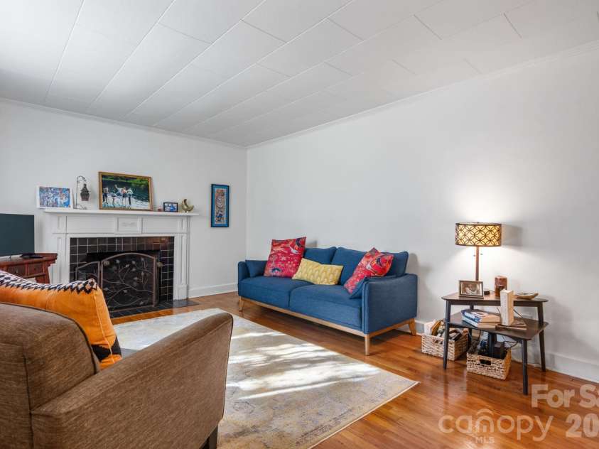 509 Westview Street, Lenoir, NC 28645.  MLS# CAR4410233, YatesRealty ID 41208. 