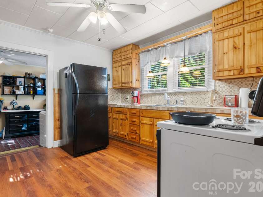 509 Westview Street, Lenoir, NC 28645.  MLS# CAR4410233, YatesRealty ID 41208. 