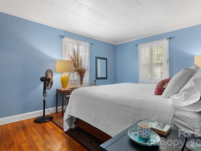 509 Westview Street, Lenoir, NC 28645.  MLS# CAR4410233, YatesRealty ID 41208. 