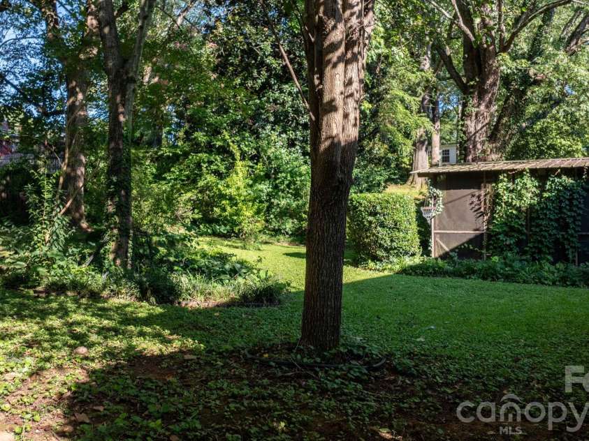 509 Westview Street, Lenoir, NC 28645.  MLS# CAR4410233, YatesRealty ID 41208. 