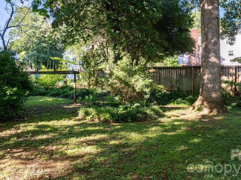 509 Westview Street, Lenoir, NC 28645.  MLS# CAR4410233, YatesRealty ID 41208. 