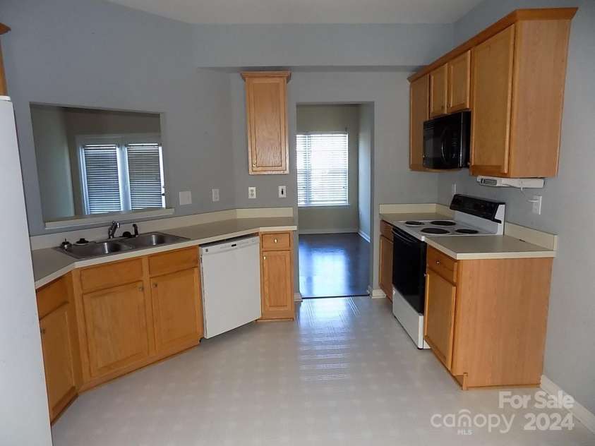 141 Rock Ridge Lane, Mount Holly, NC 28120.  MLS# CAR4193137, YatesRealty ID 4121. 