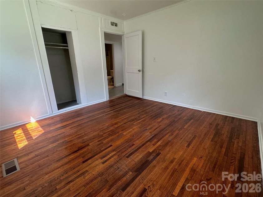 1005 William Drive, Winston Salem, NC 27127.  MLS# CAR4410567, YatesRealty ID 41213. Mina level bedroom