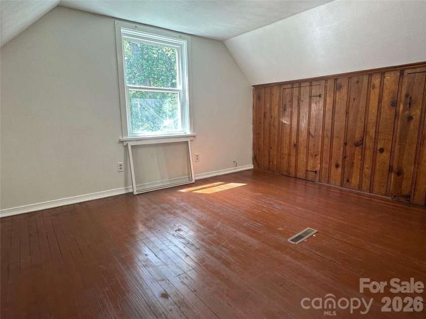 1005 William Drive, Winston Salem, NC 27127.  MLS# CAR4410567, YatesRealty ID 41213. Upper bedroom