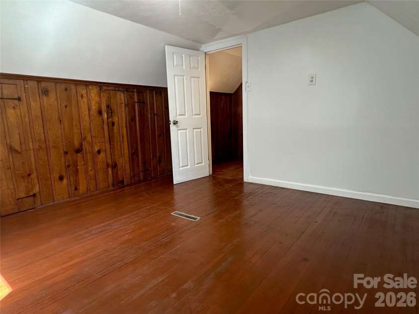 1005 William Drive, Winston Salem, NC 27127.  MLS# CAR4410567, YatesRealty ID 41213. Upper bedroom