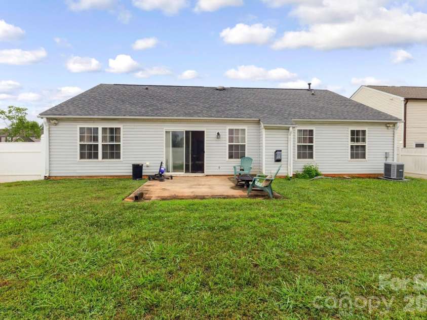 9704 Aventide Lane, Charlotte, NC 28215.  MLS# CAR4403212, YatesRealty ID 41214. Backyard View