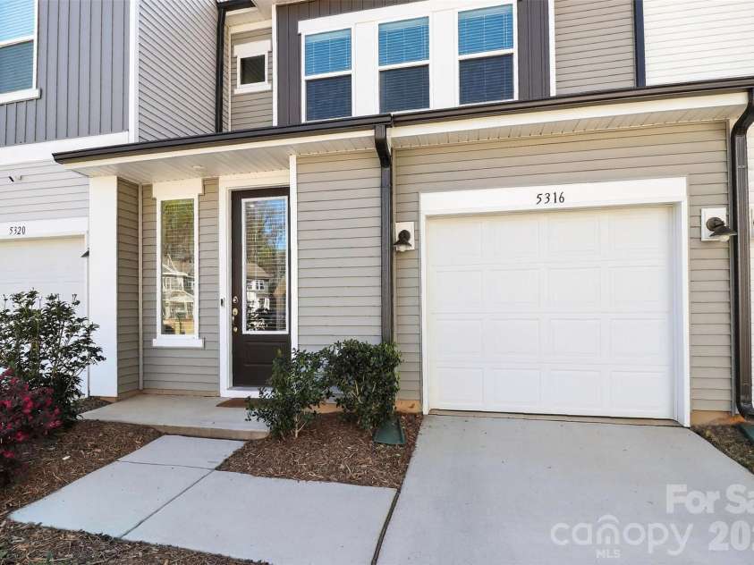 5316 Somerset Hill Lane, Charlotte, NC 28269.  MLS# CAR4410792, YatesRealty ID 41215. 