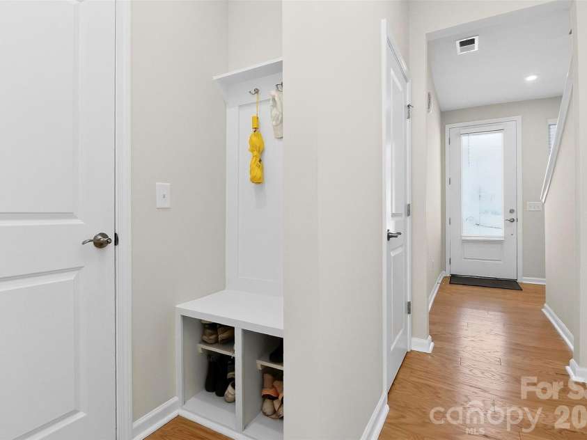 5316 Somerset Hill Lane, Charlotte, NC 28269.  MLS# CAR4410792, YatesRealty ID 41215. 