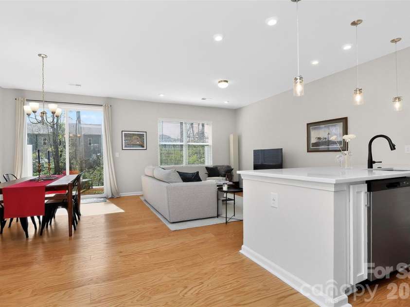 5316 Somerset Hill Lane, Charlotte, NC 28269.  MLS# CAR4410792, YatesRealty ID 41215. 