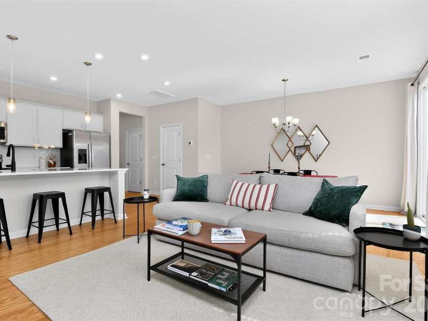 5316 Somerset Hill Lane, Charlotte, NC 28269.  MLS# CAR4410792, YatesRealty ID 41215. 