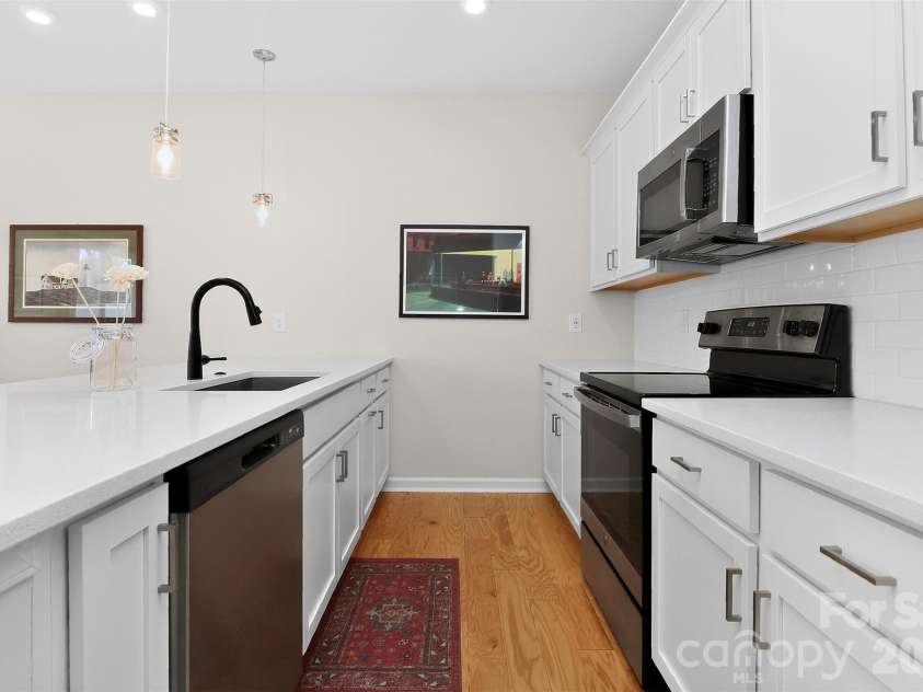 5316 Somerset Hill Lane, Charlotte, NC 28269.  MLS# CAR4410792, YatesRealty ID 41215. 