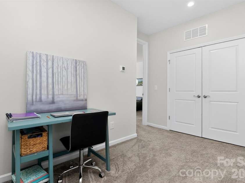 5316 Somerset Hill Lane, Charlotte, NC 28269.  MLS# CAR4410792, YatesRealty ID 41215. 