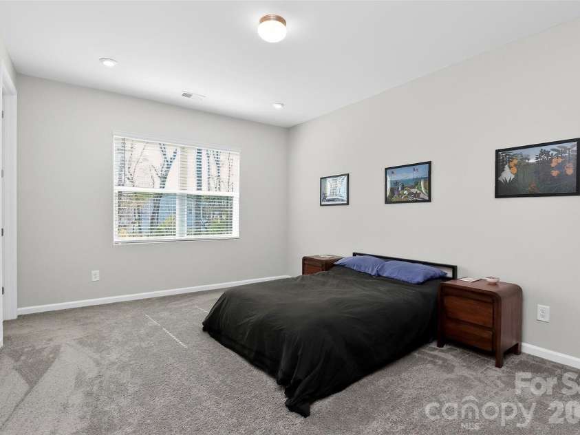 5316 Somerset Hill Lane, Charlotte, NC 28269.  MLS# CAR4410792, YatesRealty ID 41215. 