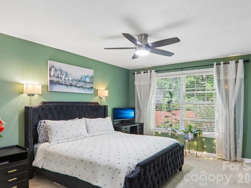 932 Monte Vista Road, Candler, NC 28715.  MLS# CAR4408445, YatesRealty ID 41218. 