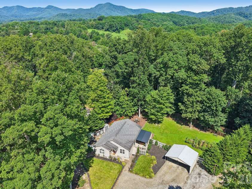 932 Monte Vista Road, Candler, NC 28715.  MLS# CAR4408445, YatesRealty ID 41218. 