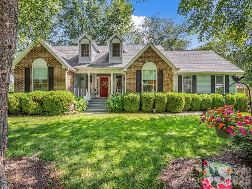 9 Kingfisher Lane, Mills River, NC 28759.  MLS# CAR4408546, YatesRealty ID 41219. 