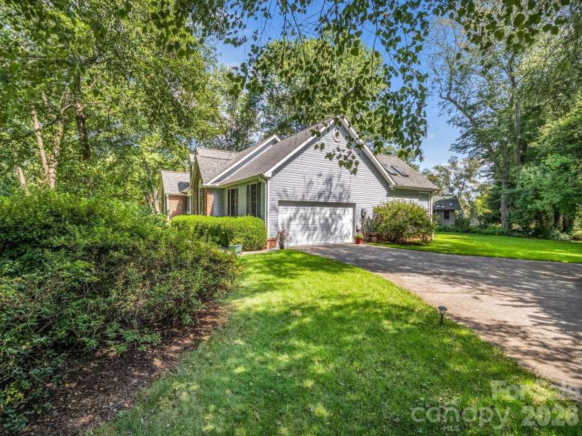 9 Kingfisher Lane, Mills River, NC 28759.  MLS# CAR4408546, YatesRealty ID 41219. 