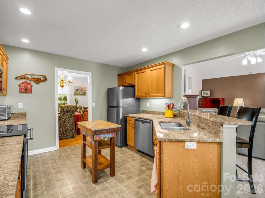9 Kingfisher Lane, Mills River, NC 28759.  MLS# CAR4408546, YatesRealty ID 41219. 