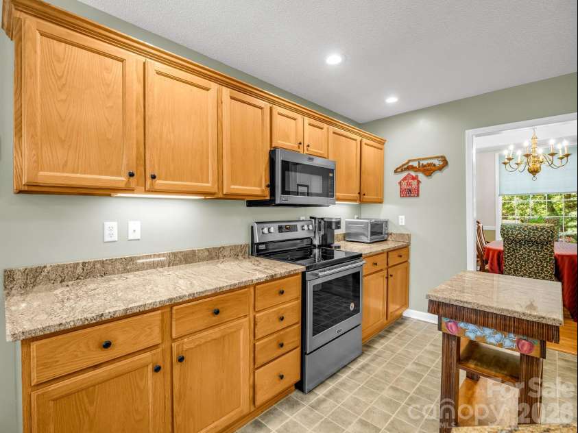 9 Kingfisher Lane, Mills River, NC 28759.  MLS# CAR4408546, YatesRealty ID 41219. 
