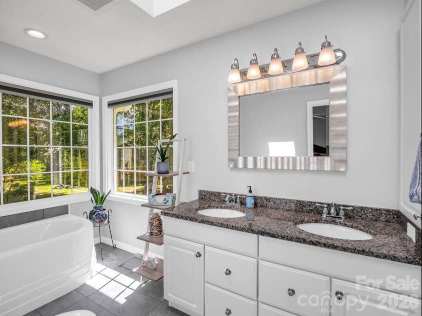 9 Kingfisher Lane, Mills River, NC 28759.  MLS# CAR4408546, YatesRealty ID 41219. 