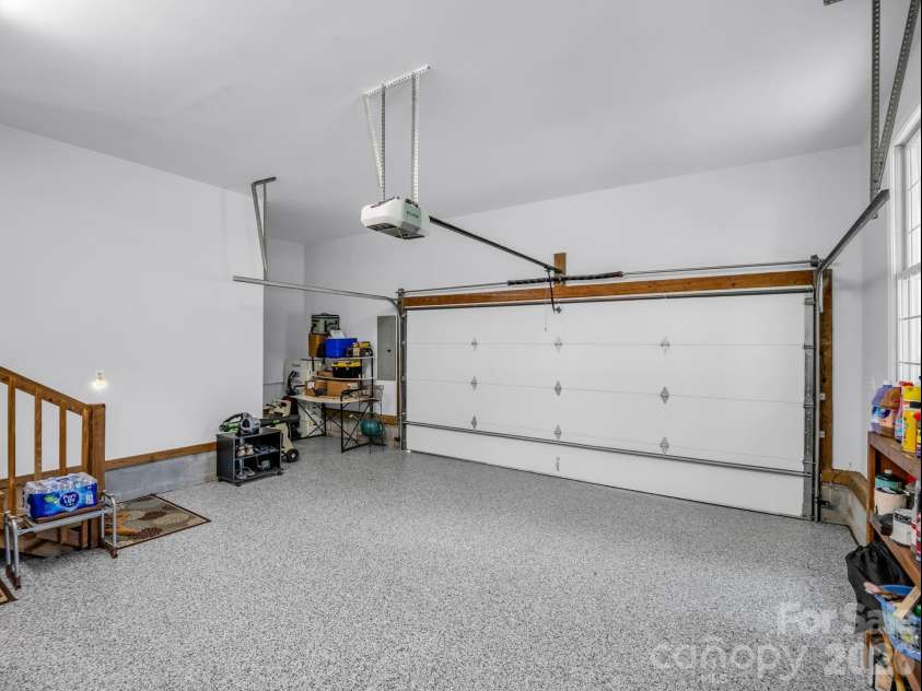 9 Kingfisher Lane, Mills River, NC 28759.  MLS# CAR4408546, YatesRealty ID 41219. 