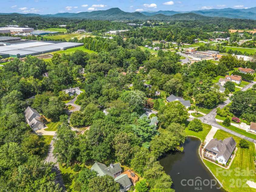 9 Kingfisher Lane, Mills River, NC 28759.  MLS# CAR4408546, YatesRealty ID 41219. 