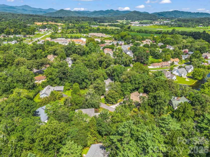 9 Kingfisher Lane, Mills River, NC 28759.  MLS# CAR4408546, YatesRealty ID 41219. 