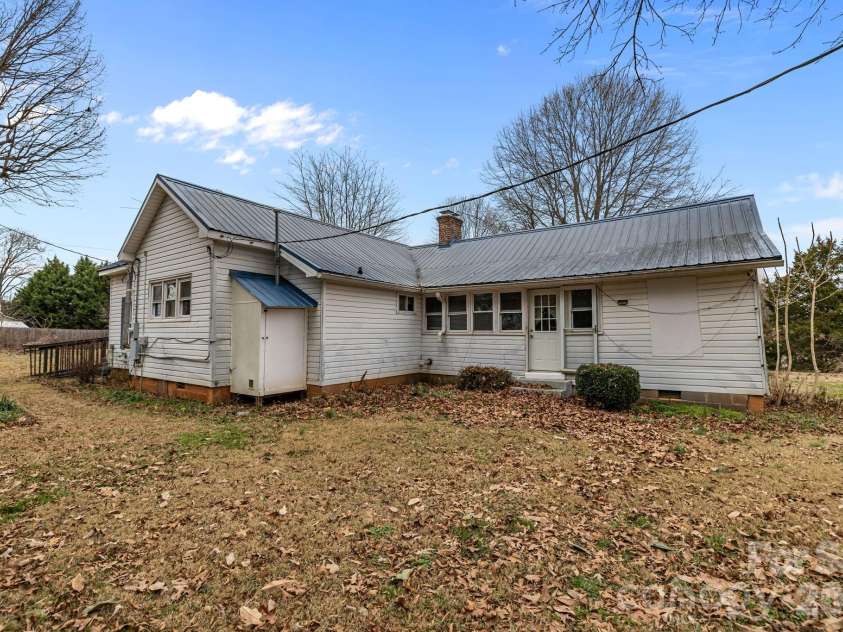 2940 Ambrose Drive, Gastonia, NC 28056.  MLS# CAR4337211, YatesRealty ID 4122. 
