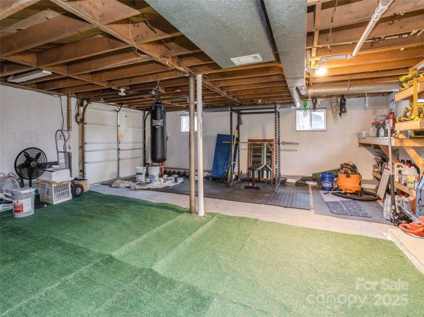 327 Browning Avenue, Hendersonville, NC 28791.  MLS# CAR4241108, YatesRealty ID 4122. 