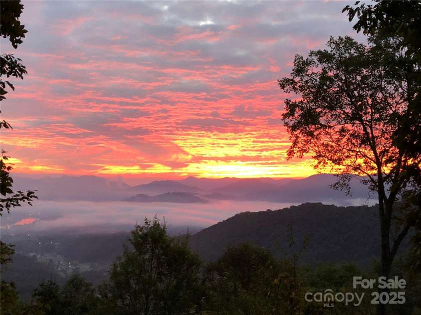 382 Walela Trail, Maggie Valley, NC 28751.  MLS# CAR4310747, YatesRealty ID 4122. 