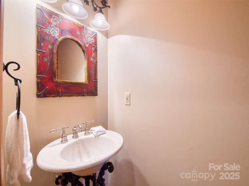 382 Walela Trail, Maggie Valley, NC 28751.  MLS# CAR4310747, YatesRealty ID 4122. 