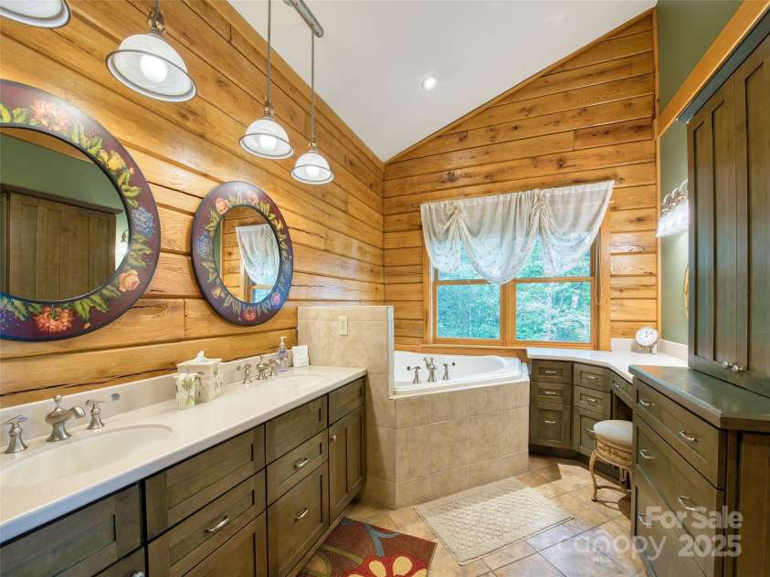 382 Walela Trail, Maggie Valley, NC 28751.  MLS# CAR4310747, YatesRealty ID 4122. 
