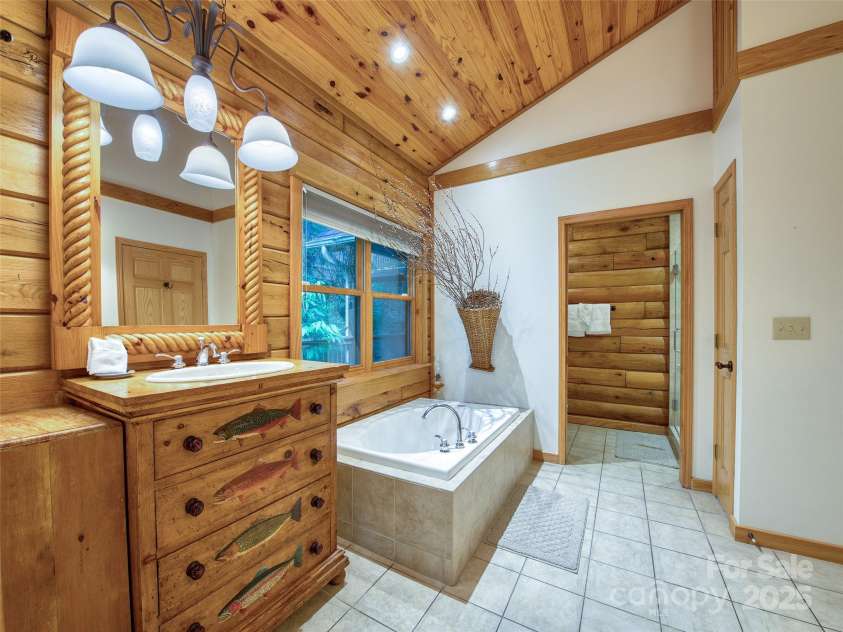 382 Walela Trail, Maggie Valley, NC 28751.  MLS# CAR4310747, YatesRealty ID 4122. 