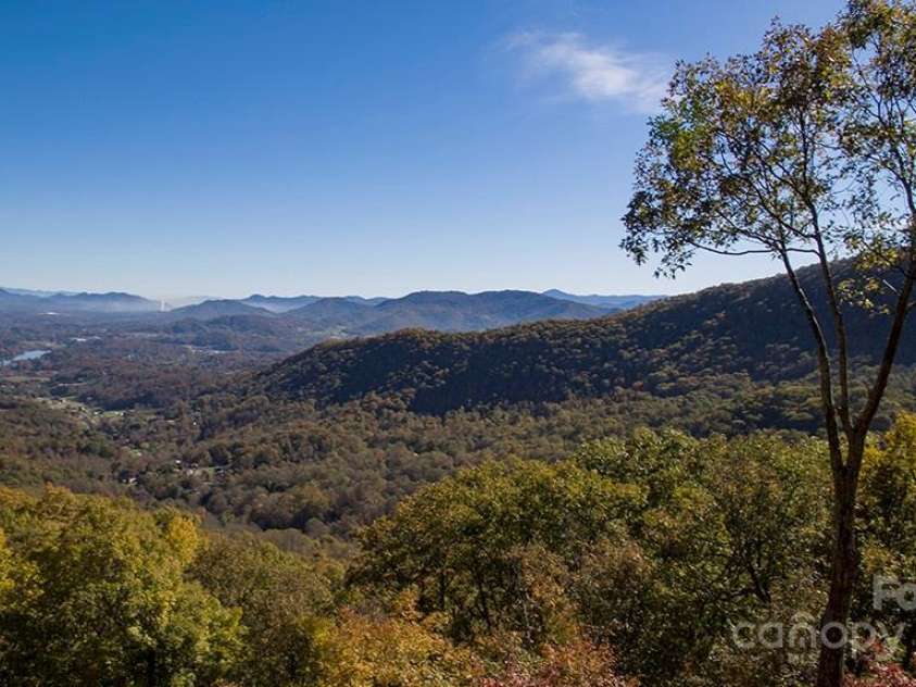 382 Walela Trail, Maggie Valley, NC 28751.  MLS# CAR4310747, YatesRealty ID 4122. 
