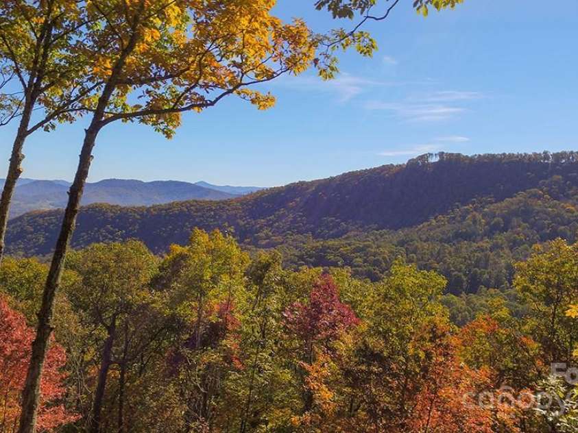 382 Walela Trail, Maggie Valley, NC 28751.  MLS# CAR4310747, YatesRealty ID 4122. 